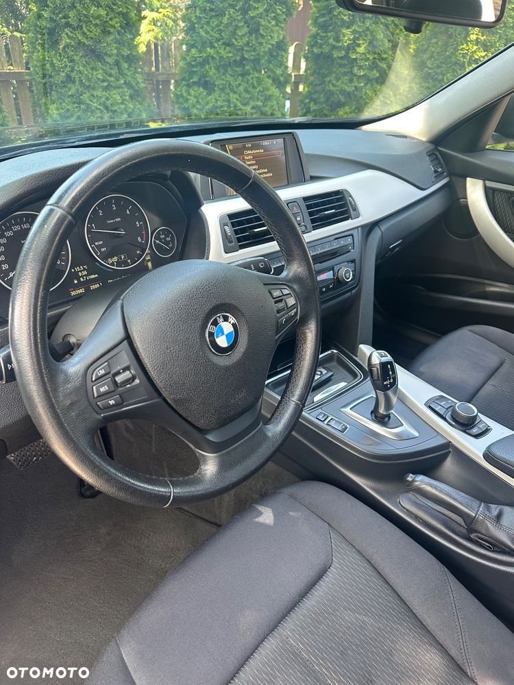 BMW Seria 3 316d - 10
