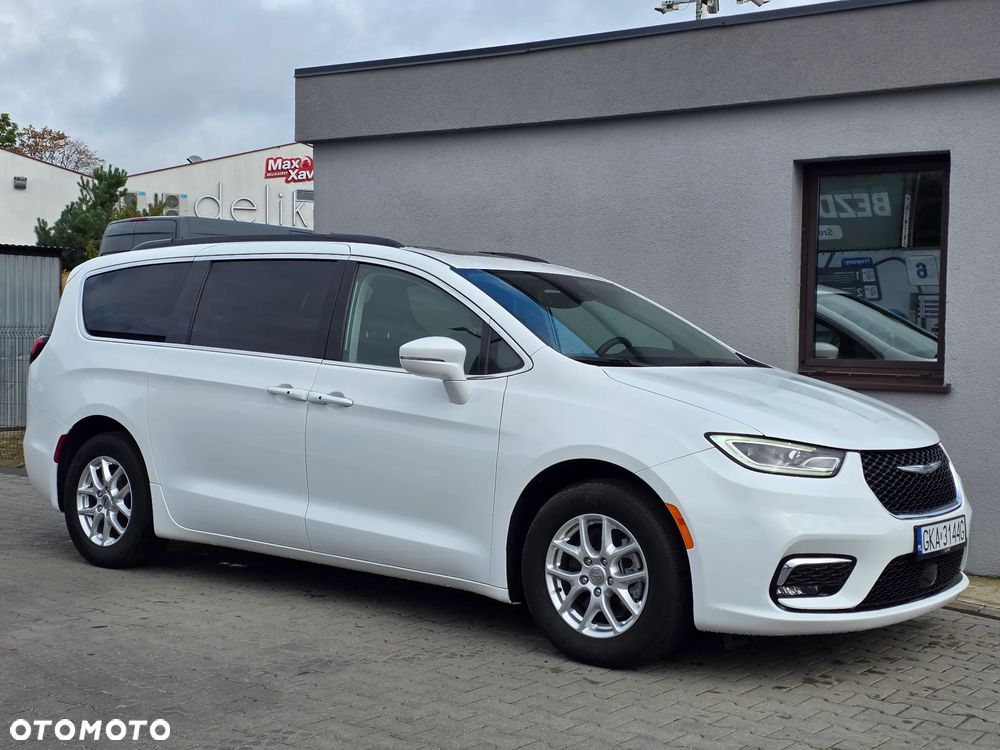 Chrysler Pacifica - 2