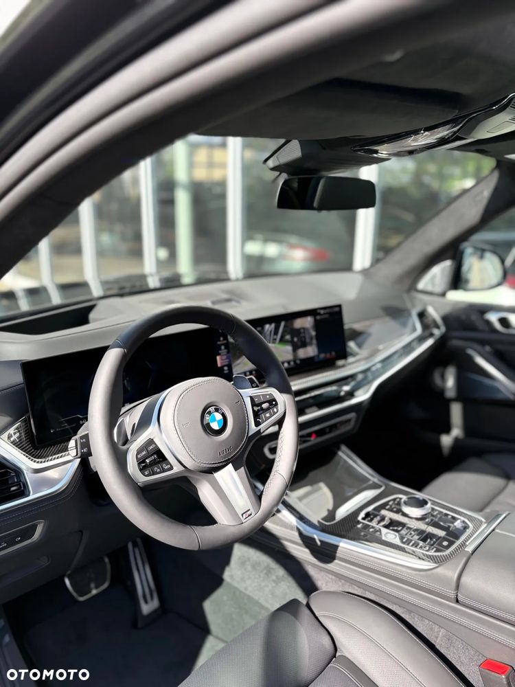 BMW X7 - 7