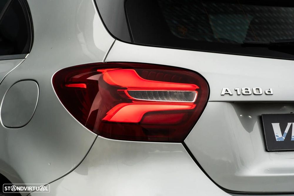 Mercedes-Benz A 180 d Style Plus Aut. - 35