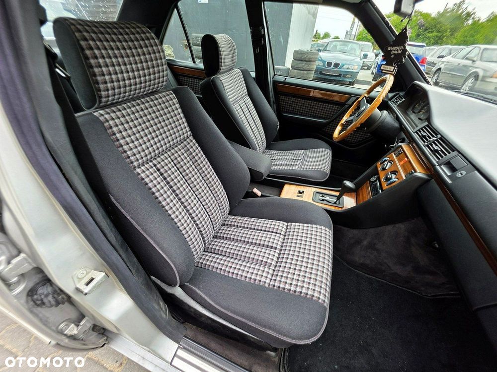 Mercedes-Benz W124 (1984-1993) - 21