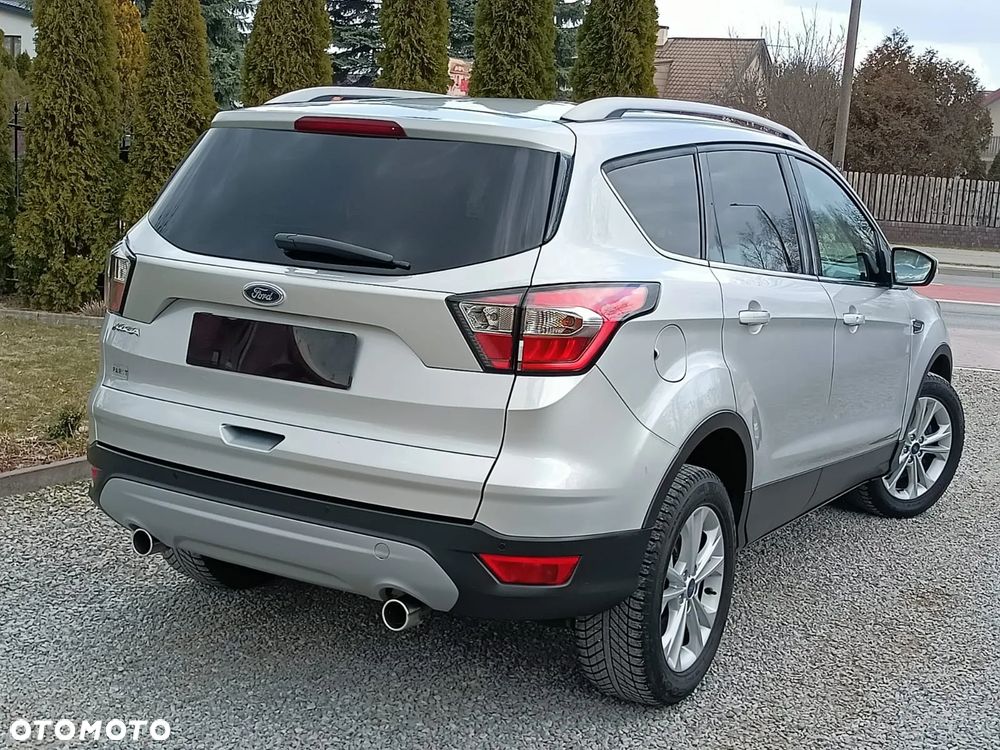 Ford Kuga 2.0 TDCi 2x4 Titanium - 8