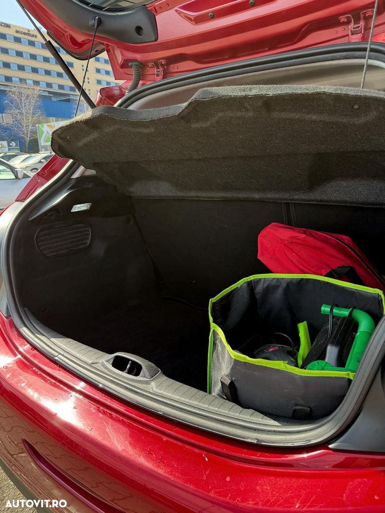 Peugeot 208 1.2 L PureTech ETG Active - 11