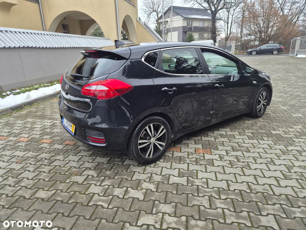 Kia Ceed 1.6 GDI ISG Platinum Edition - 5