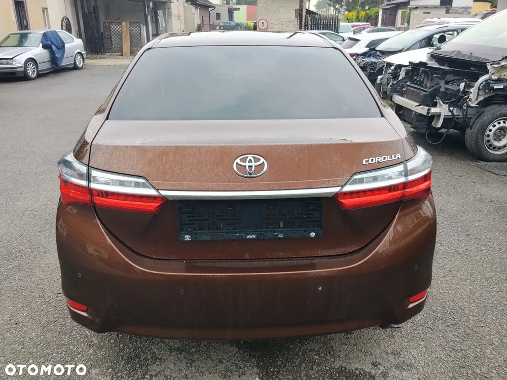 Toyota Corolla - 12
