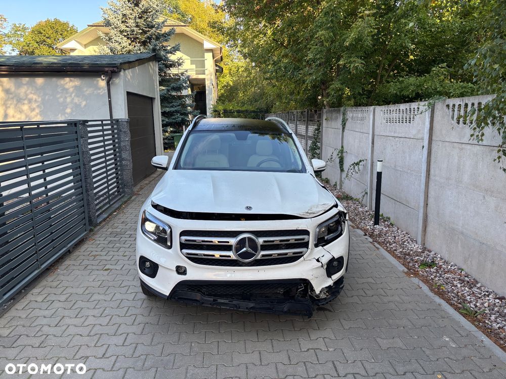 Mercedes-Benz GLB - 12