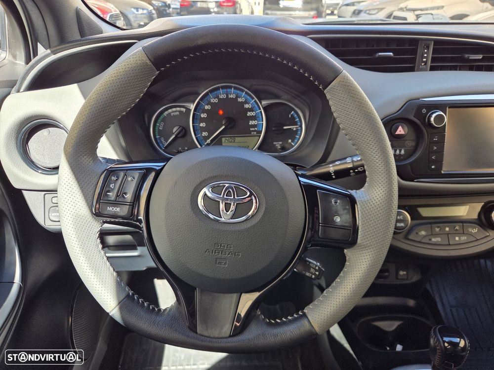 Toyota Yaris 1.5 HSD Comfort - 17