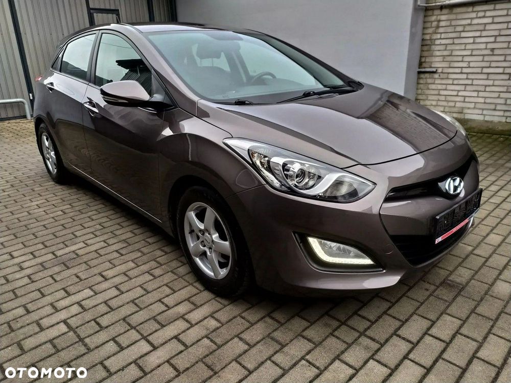 Hyundai i30 1.6 GDI BlueDrive Classic + - 9