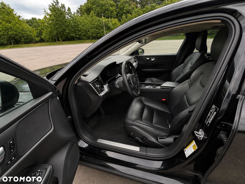 Volvo S60 T6 AWD Momentum Pro - 8