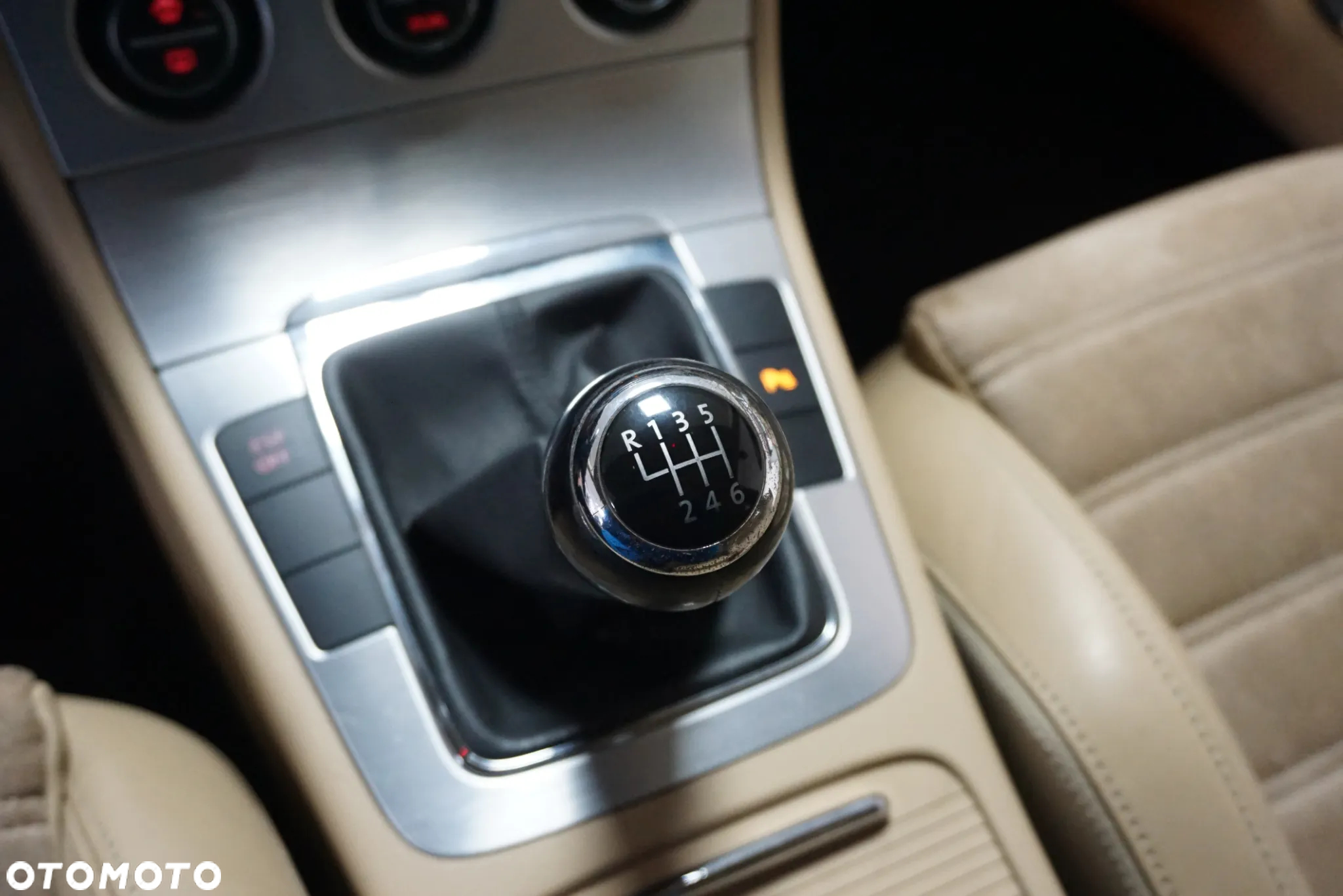 Volkswagen Passat 2.0 TDI DPF Highline - 26