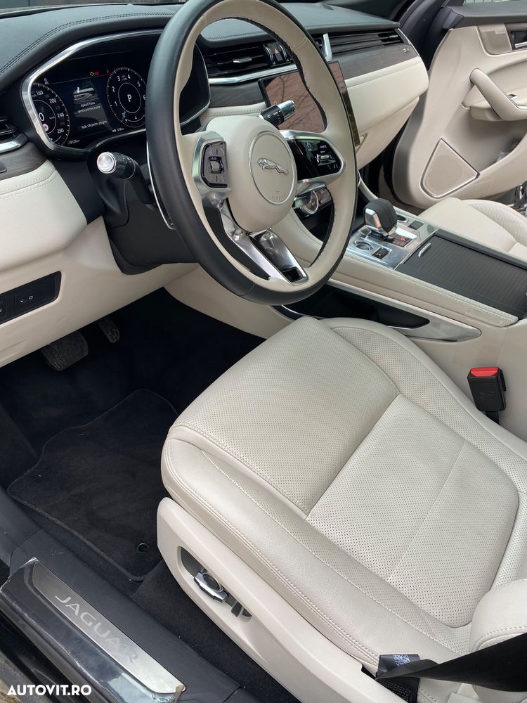 Jaguar F-Pace P250 AWD HSE - 8