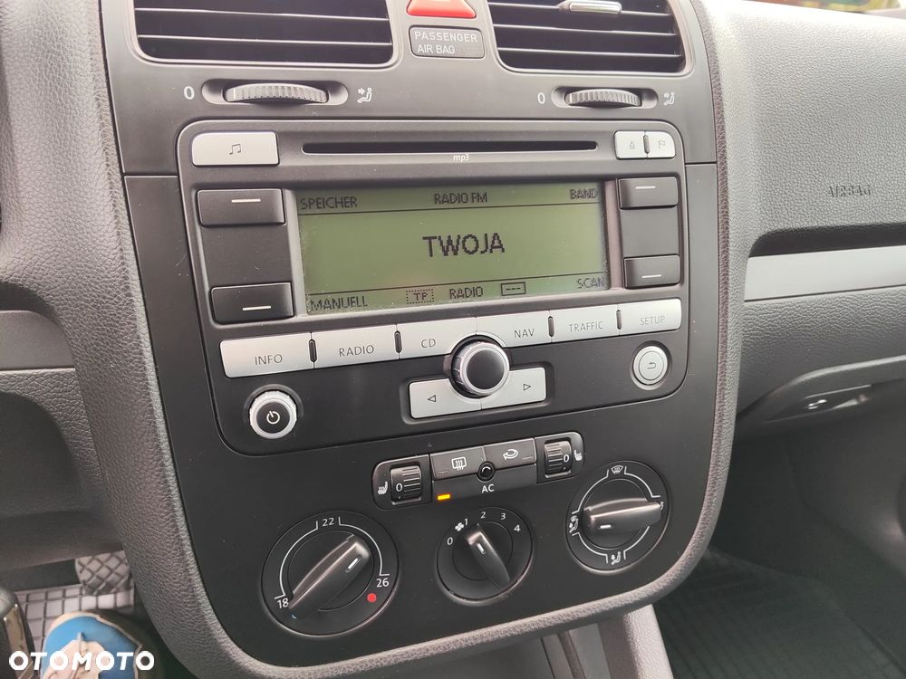 Volkswagen Golf V 1.9 TDI Comfortline - 21
