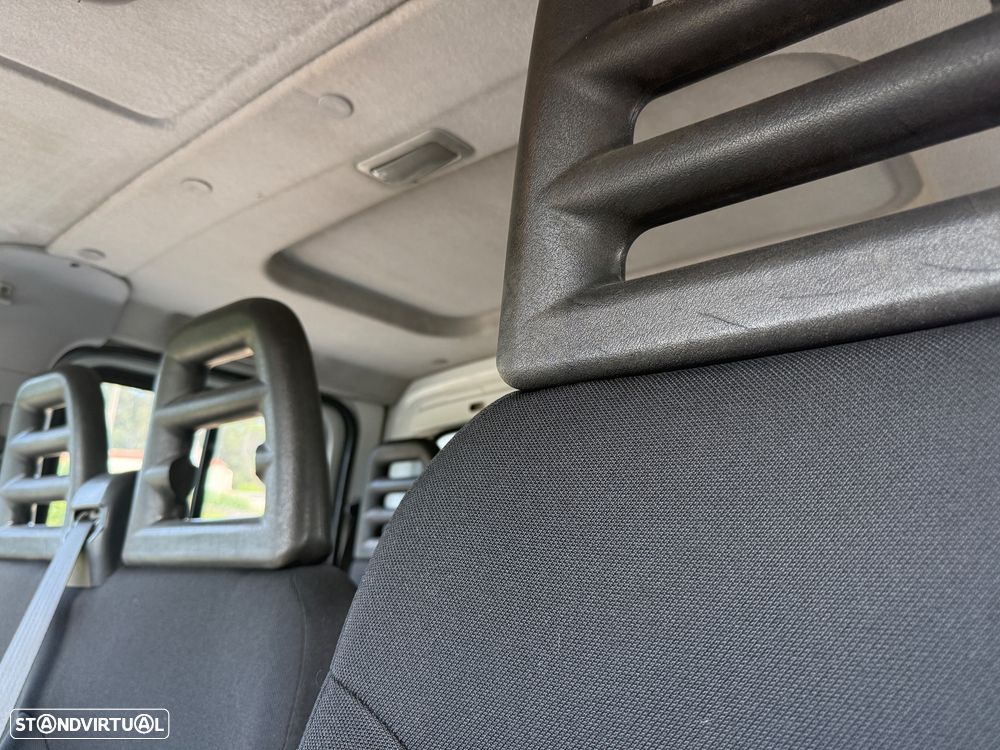 Iveco DAILY 3.0   35C15  7 LUGARES - 11
