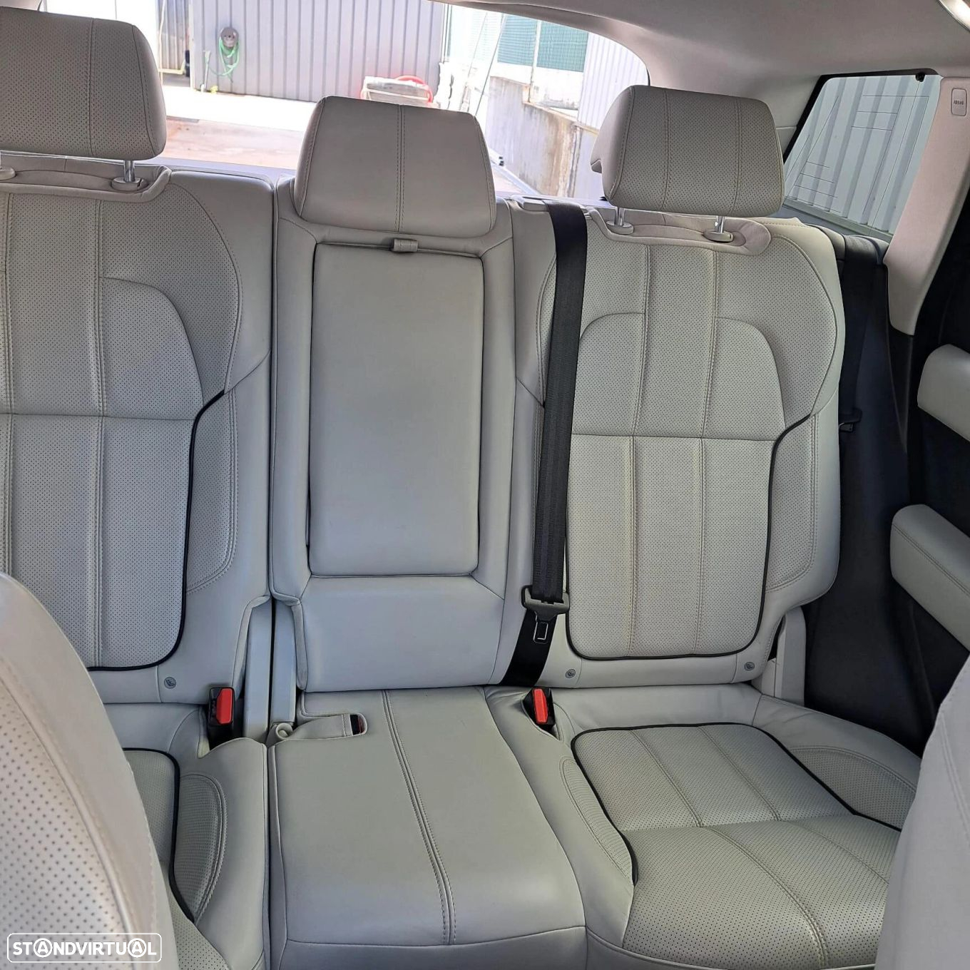 Land Rover Discovery Sport - 38