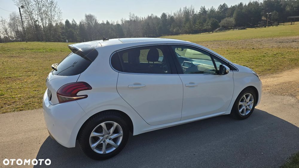 Peugeot 208 1.2 PureTech Allure - 14