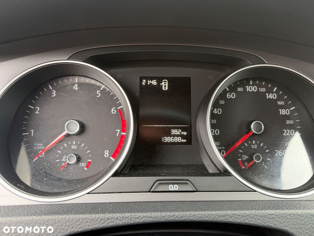 Volkswagen Golf - 36