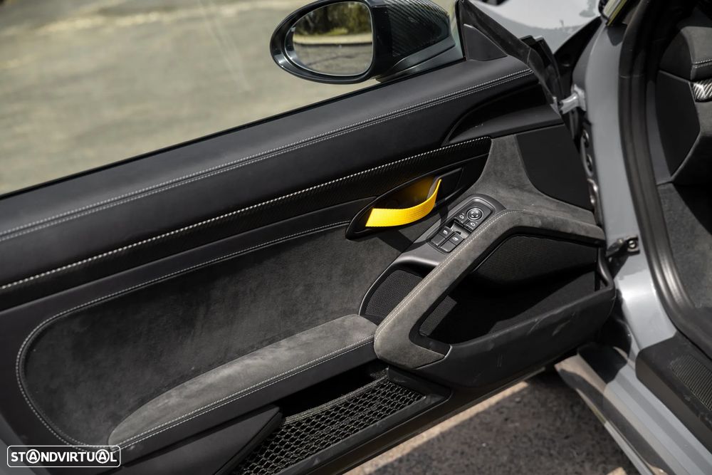 Porsche 718 Cayman GT4 RS - 17