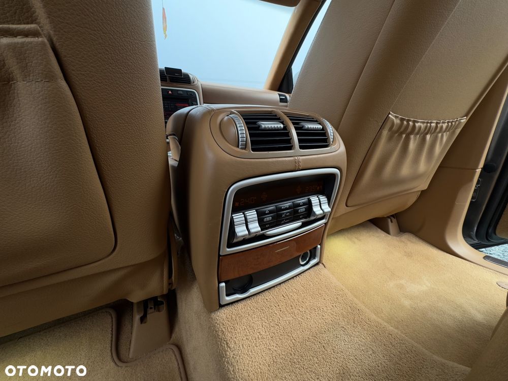 Porsche Cayenne - 13