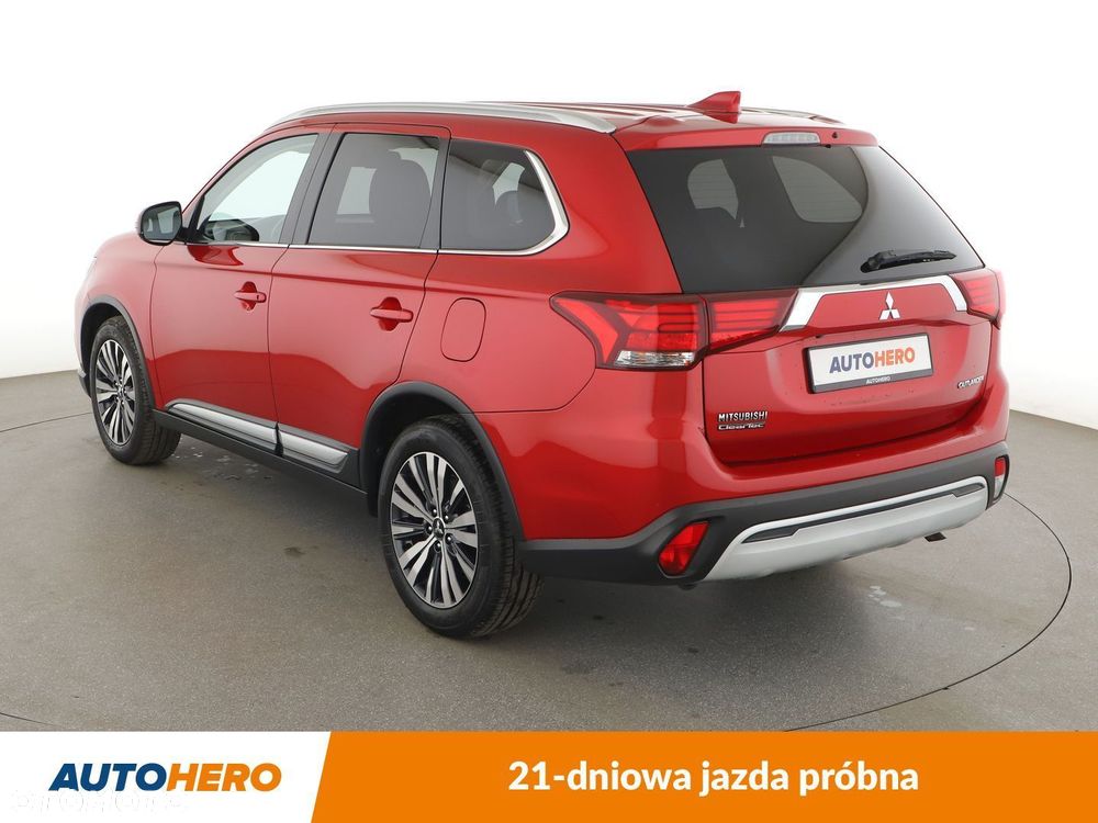 Mitsubishi Outlander - 4