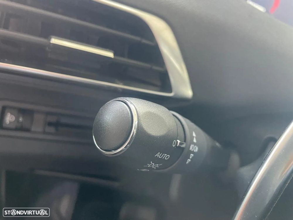 Peugeot 3008 1.6 BlueHDi Allure EAT6 - 27
