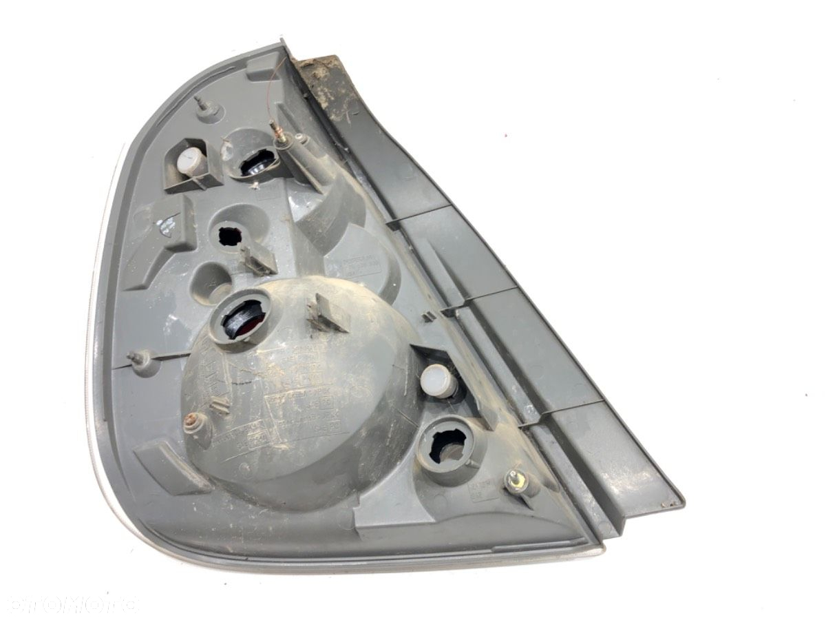 LAMPA PRAWY TYŁ - 260.00 PLN - NISSAN ALTIMA (L31) 2001 - 2007 2.5 130 kW [177 KM] benzyna 2001 - - 3