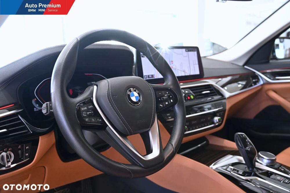 BMW Seria 5 540d xDrive mHEV - 8
