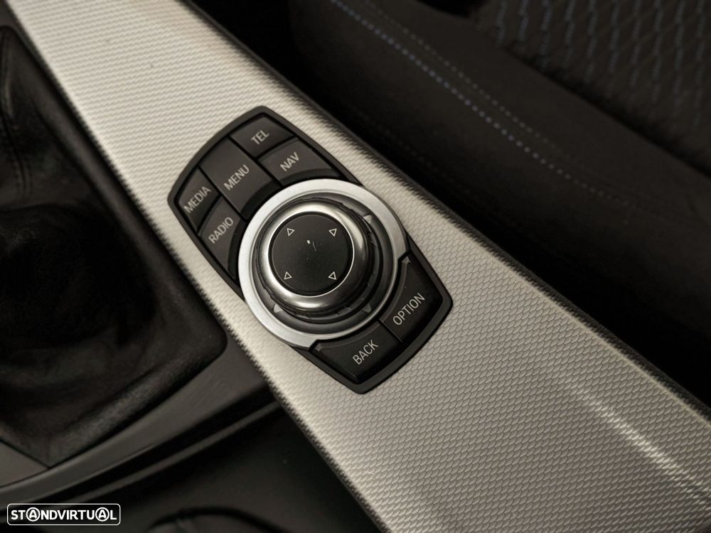 BMW 320 d Touring Pack M - 33