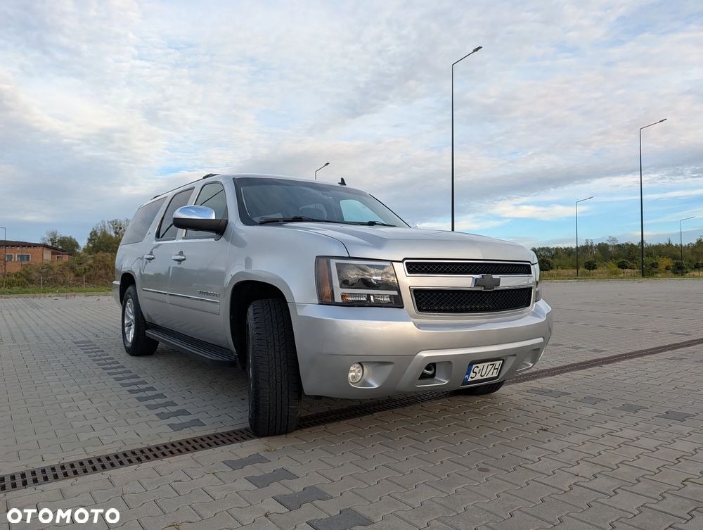 Chevrolet Suburban - 28