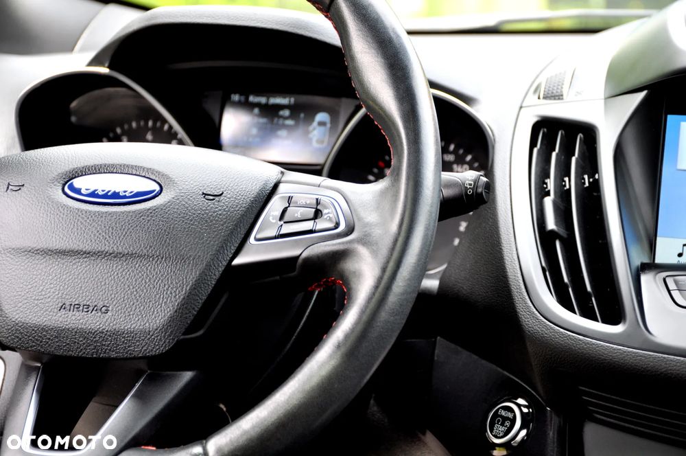 Ford Kuga 1.5 EcoBoost FWD ST-Line ASS MMT6 - 37