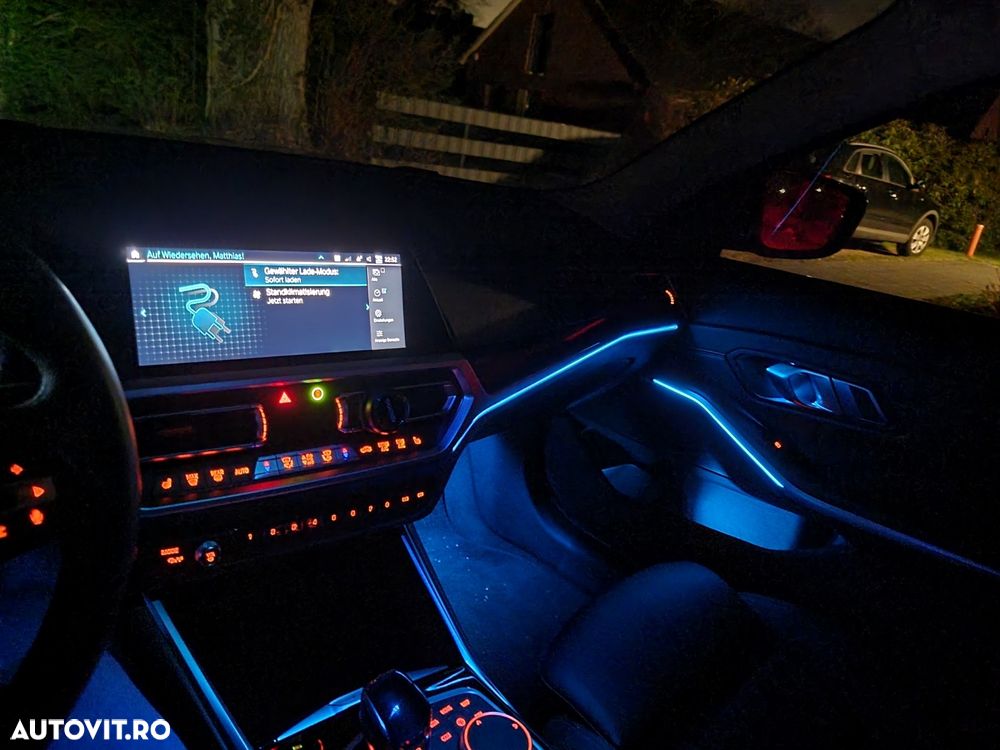 BMW Seria 3 330e Aut. Luxury Line - 12