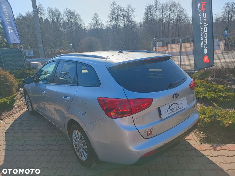 Kia Ceed - 13