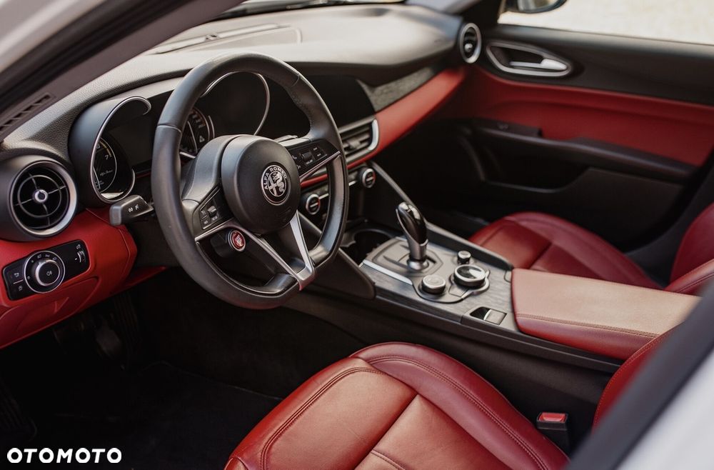 Alfa Romeo Giulia - 5