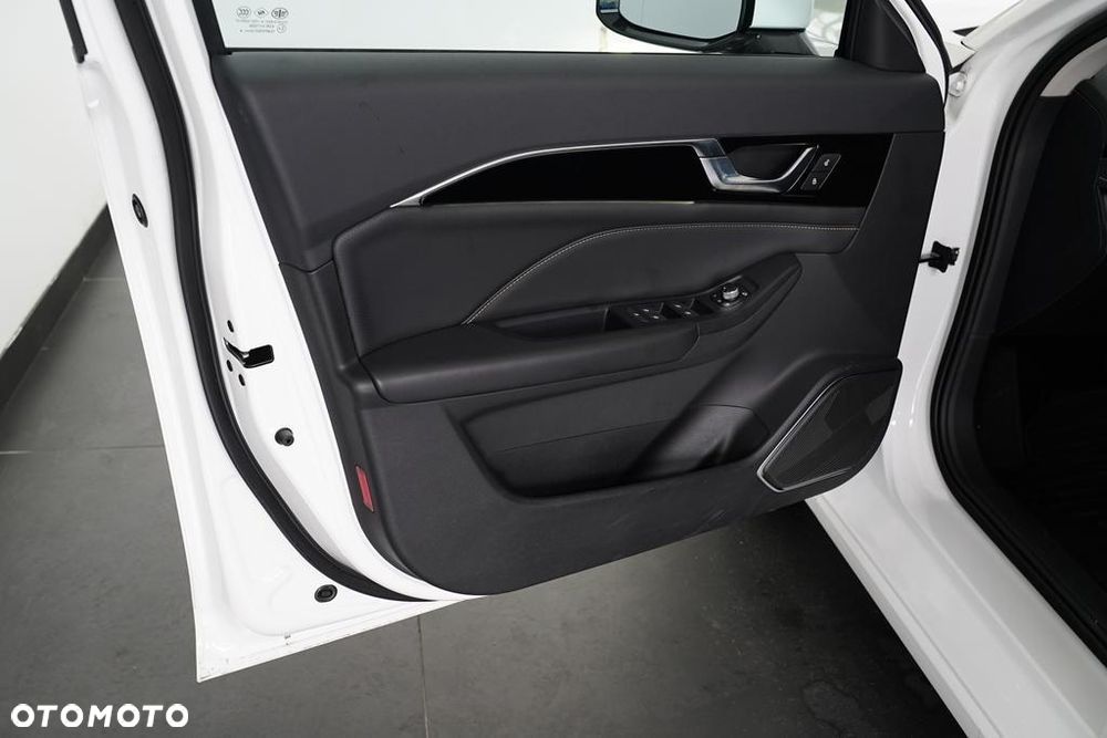 Bestune B70 2.0T Elegance - 13