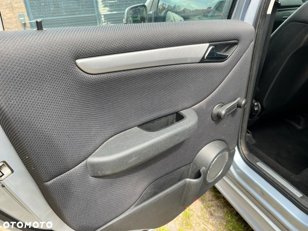 Mercedes-Benz Klasa B 180 CDI Autotronic Special Edition - 14