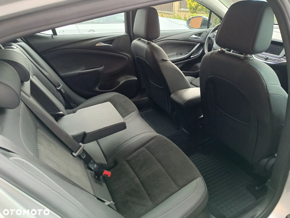 Opel Astra V 1.2 T Elegance S&S - 10