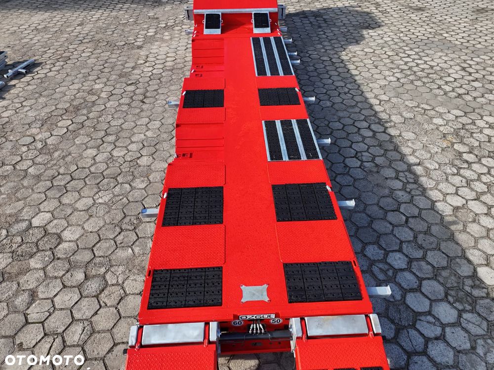 Inny 4 OSIOWA NISKOPODWOZIOWA z zagłębieniami na koła, rozciągana 5.000mm, długie najazdy 70T DMC - 26