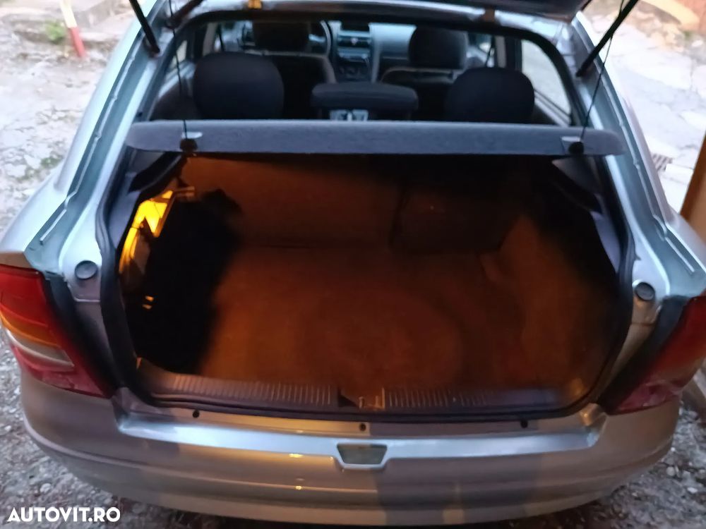 Opel Astra Classic 1.4i - 6