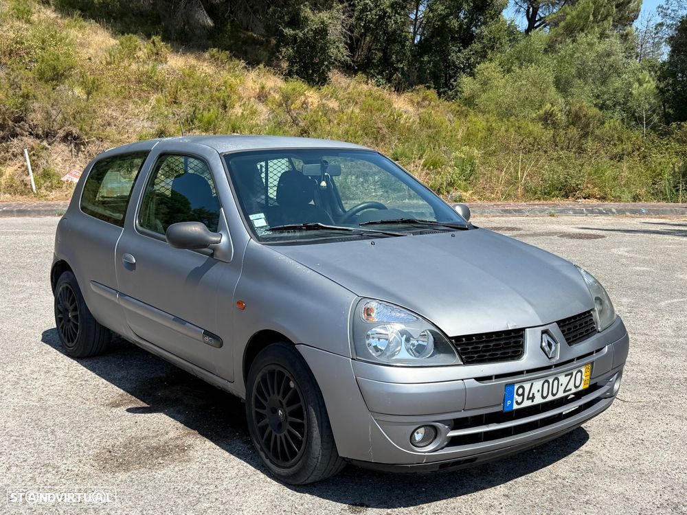 Renault Clio - 11