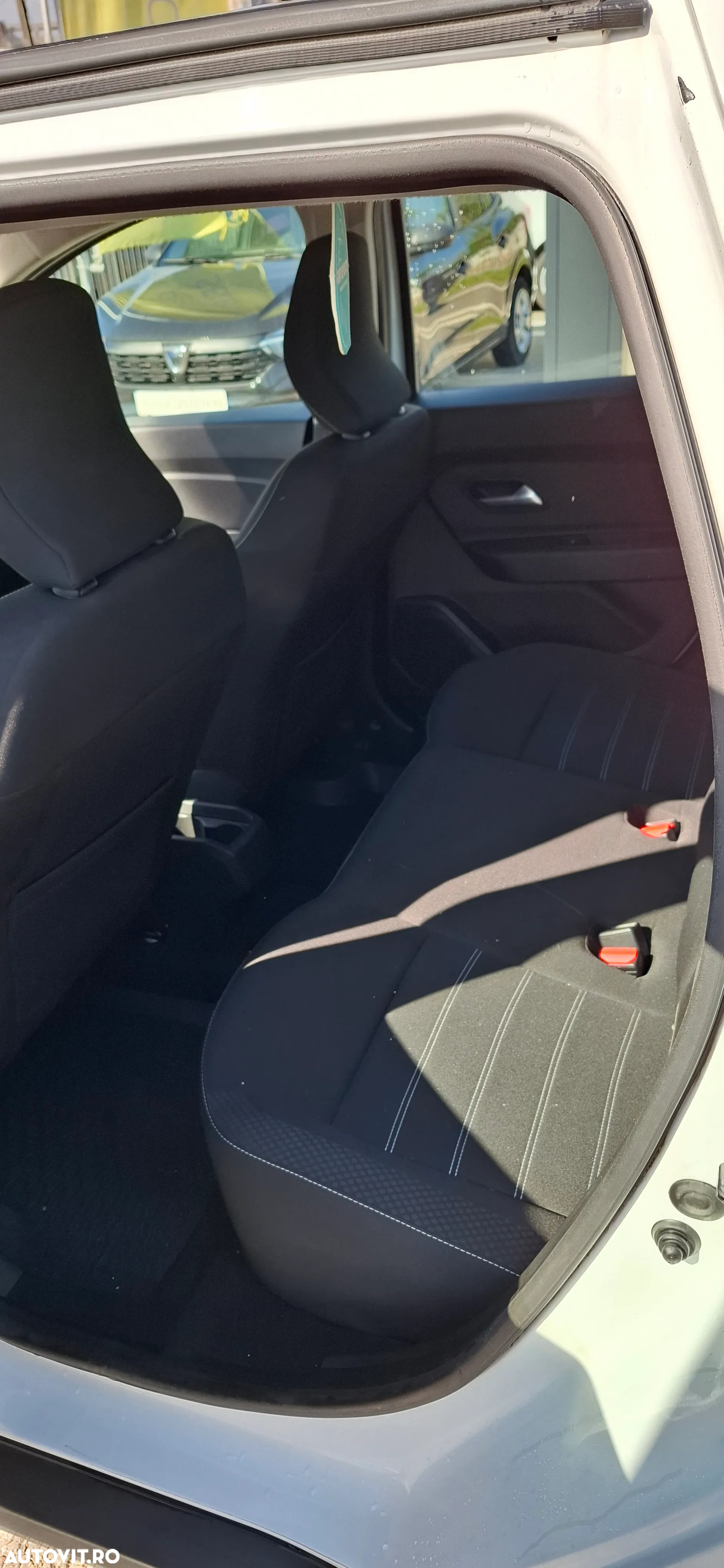 Dacia Duster 1.5 Blue dCi 4WD Comfort - 14