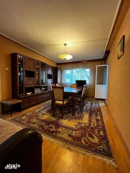 Inchriez apartament 4 camere et2/4 Podu Ros — fotografia 1