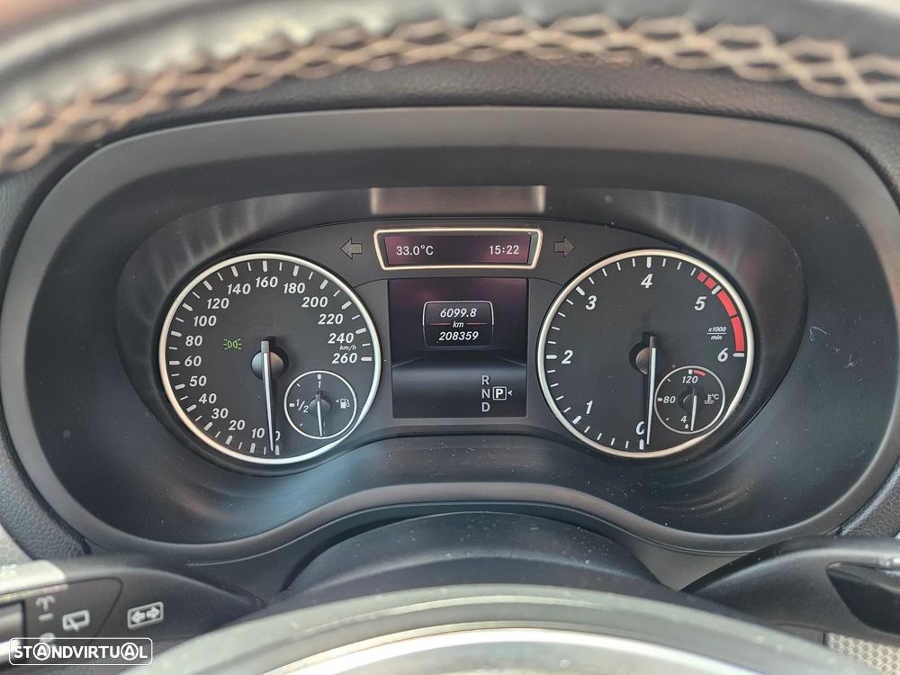 Mercedes-Benz B 180 - 12