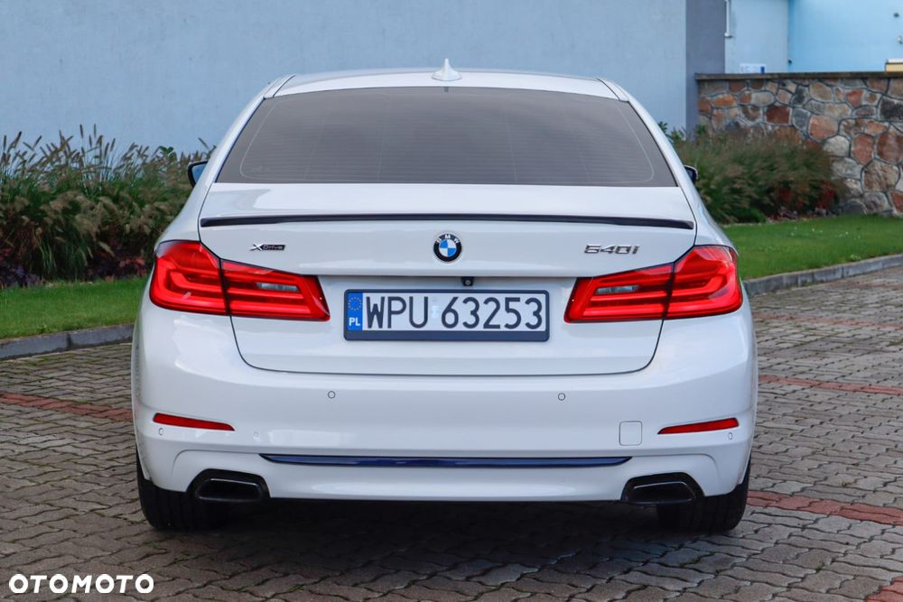 BMW Seria 5 540i GPF xDrive - 7