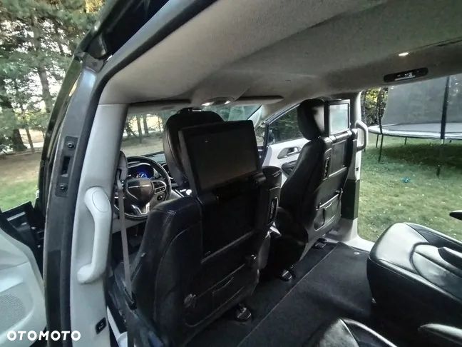 Chrysler Pacifica - 21