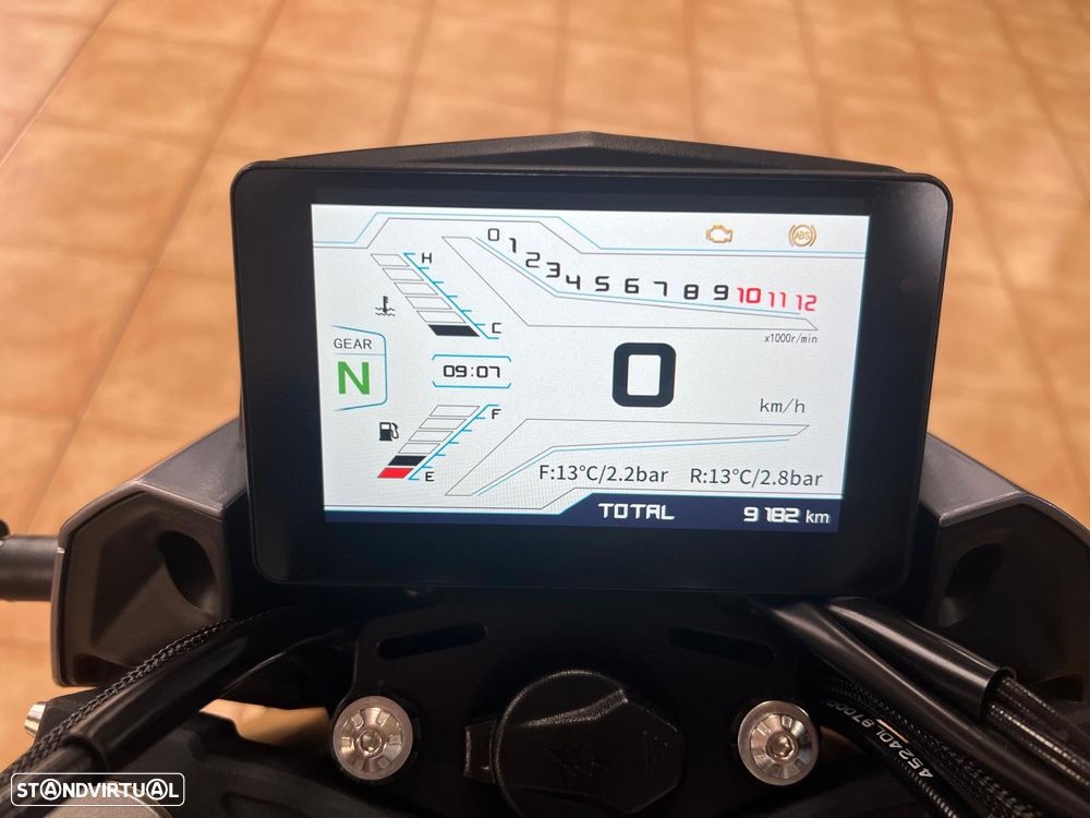 QJ Motor SRK 125S - 8