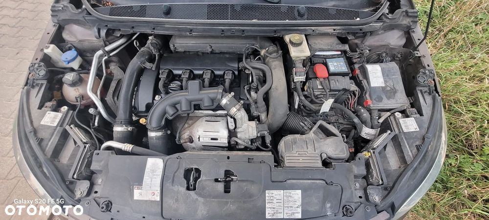 Peugeot 308 - 8