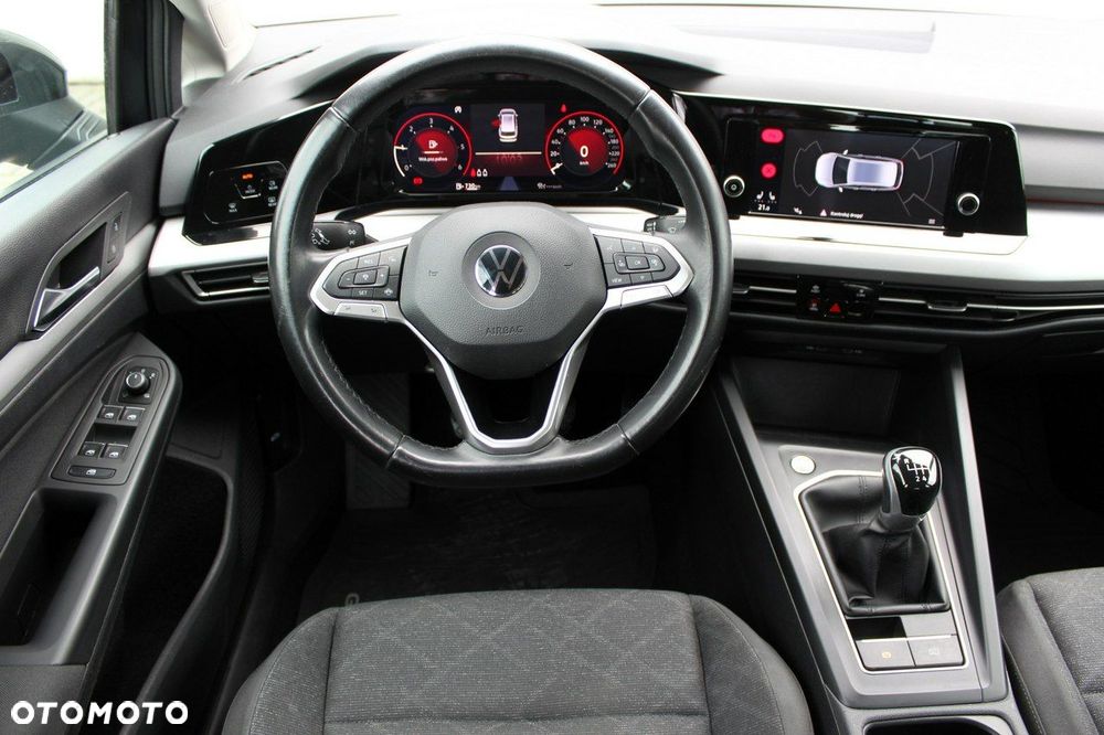 Volkswagen Golf - 8