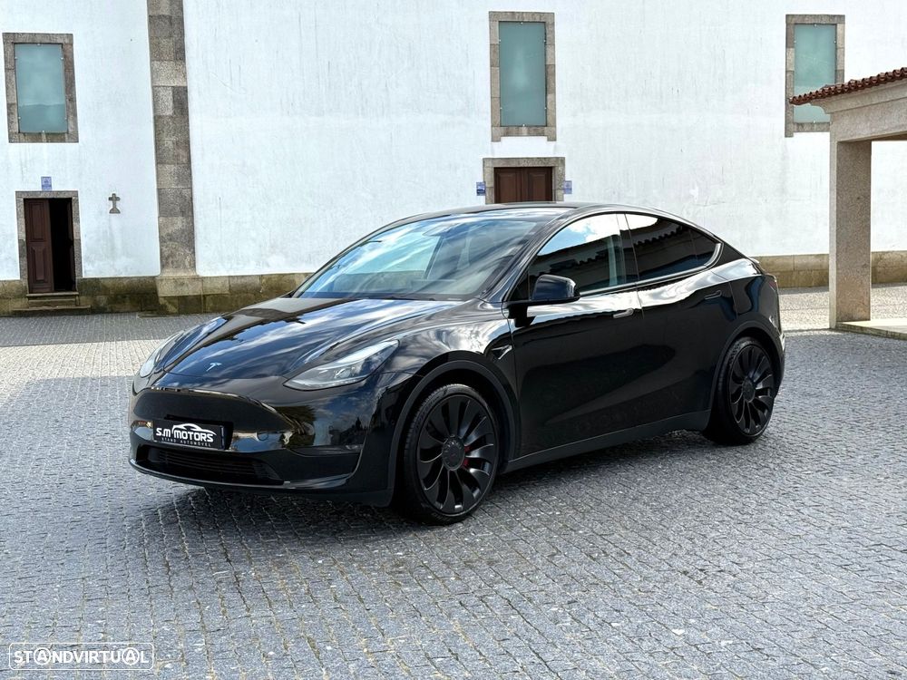 Tesla Model Y Performance Dual Motor AWD - 3