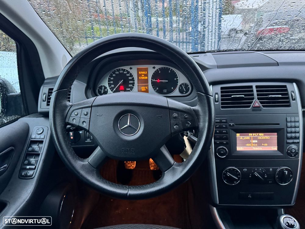 Mercedes-Benz B 180 CDI - 16