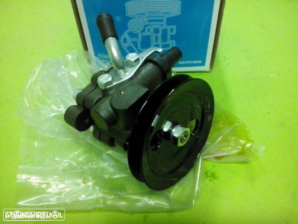 Bomba de direcção Mitsubishi Pajero 2.5td (Nova) - 2