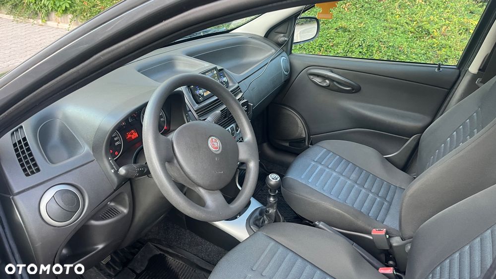 Fiat Punto 1.2 8V - 7